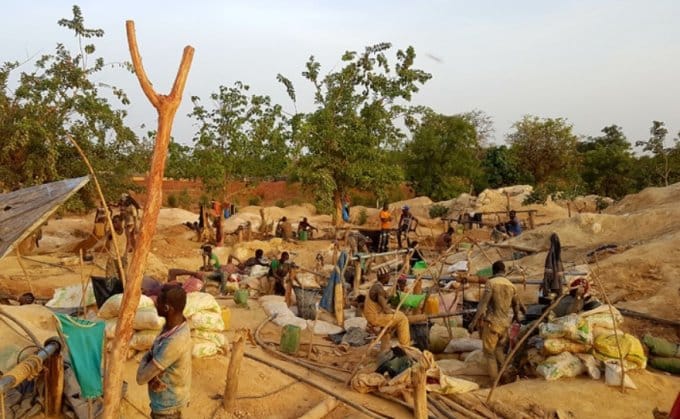 Orpaillage traditionnel à Tomboronkoto